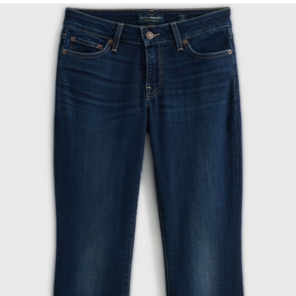 Lucky Brand 🍀 low rise boot cut jeans!
